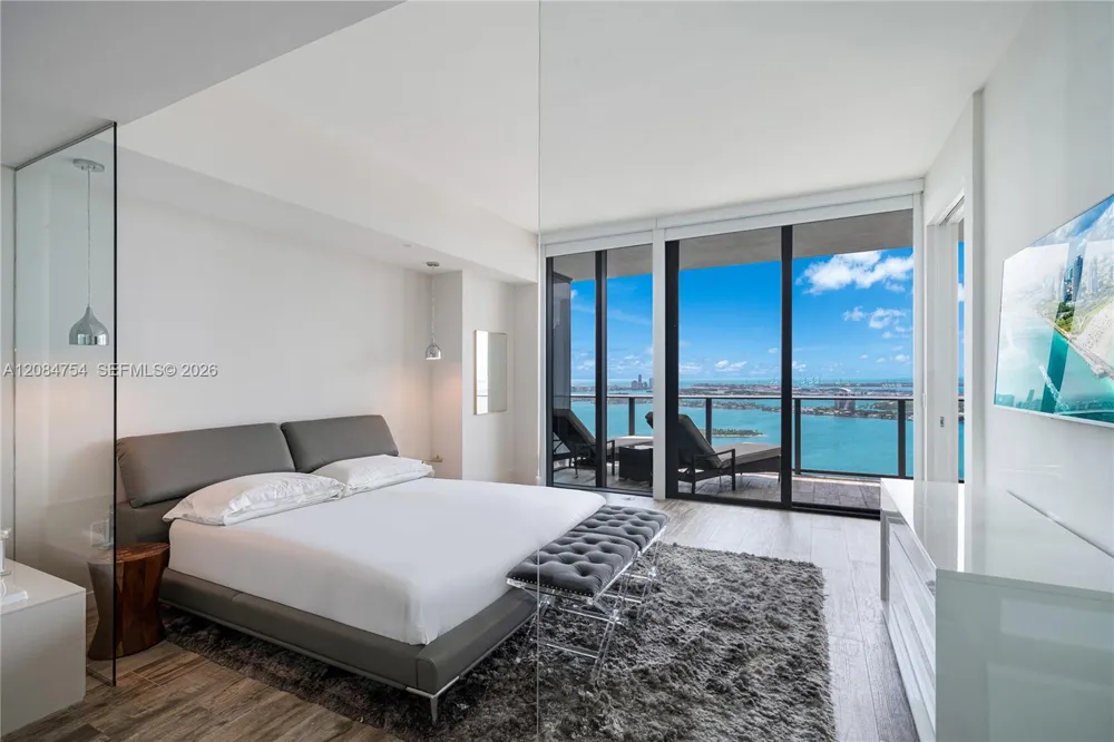 650 NE 32nd St #PH5003 Miami, FL 33137