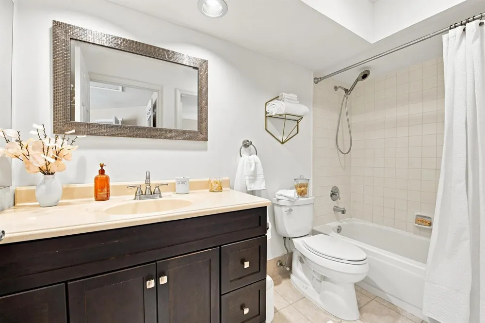 2576 LA CRISTAL CIRCLE Palm Beach Gardens, FL 33410