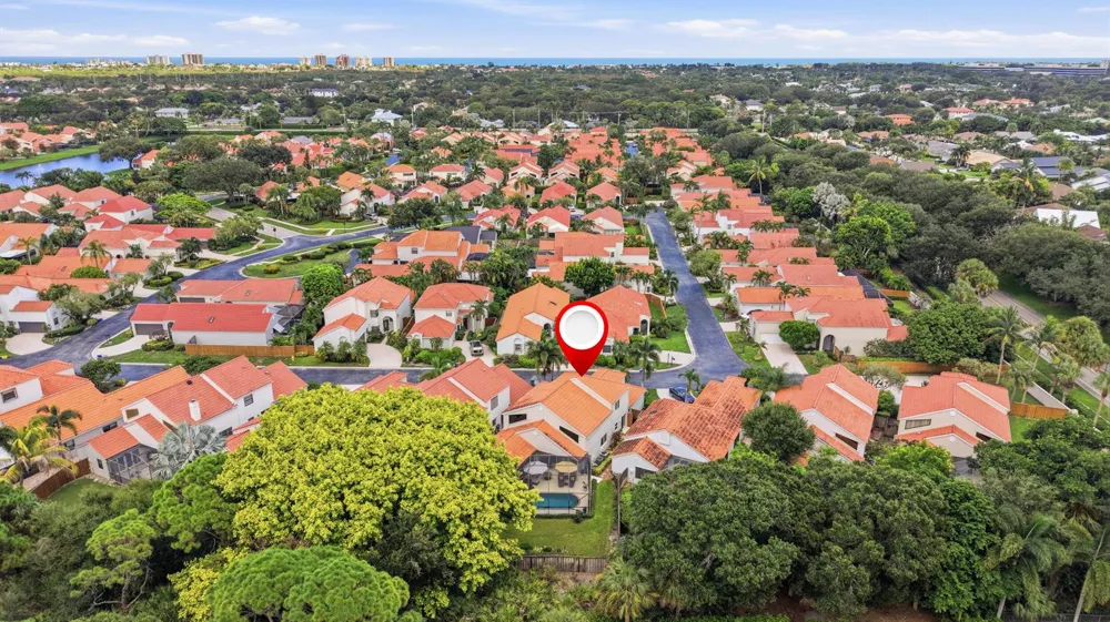 2576 LA CRISTAL CIRCLE Palm Beach Gardens, FL 33410