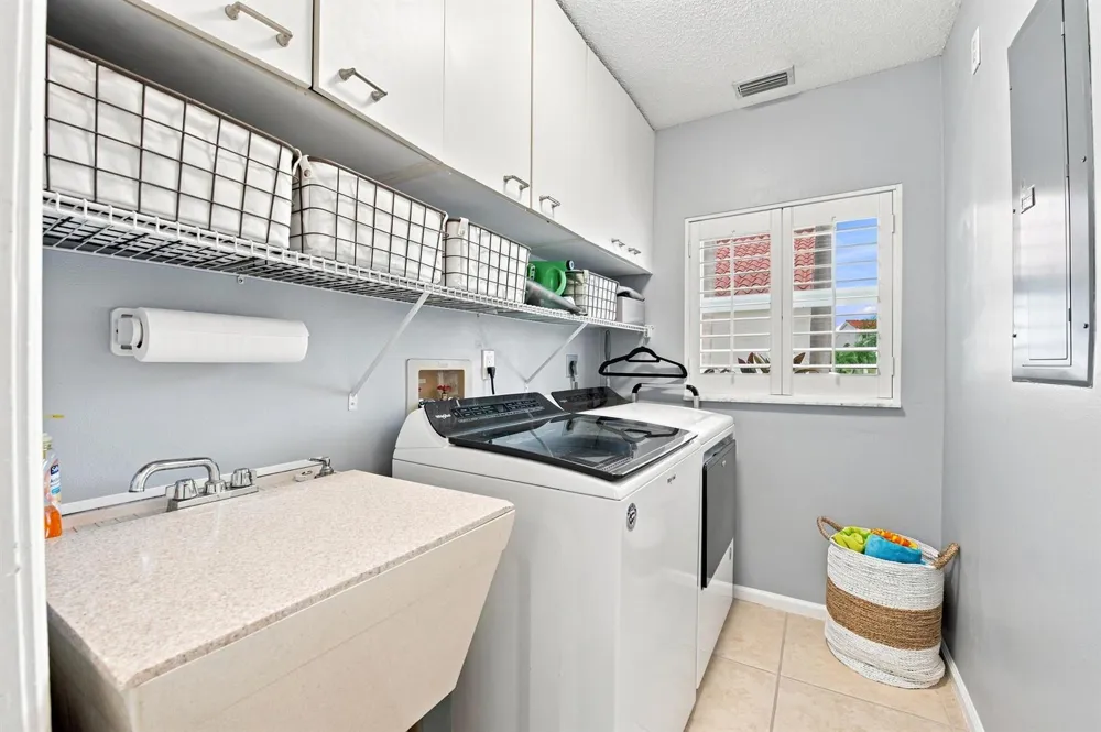 2576 LA CRISTAL CIRCLE Palm Beach Gardens, FL 33410