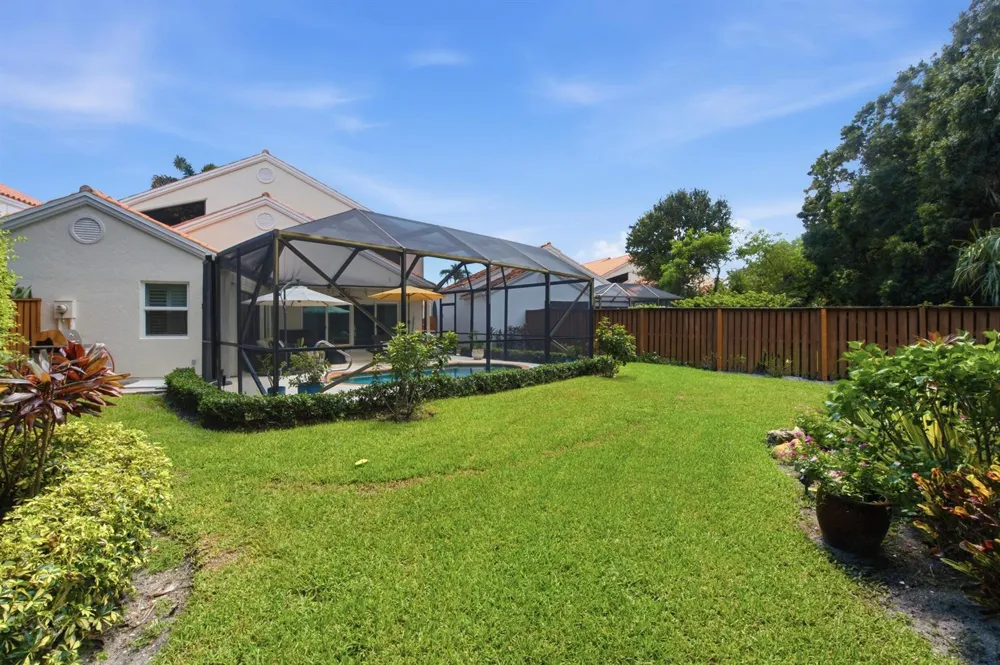 2576 LA CRISTAL CIRCLE Palm Beach Gardens, FL 33410