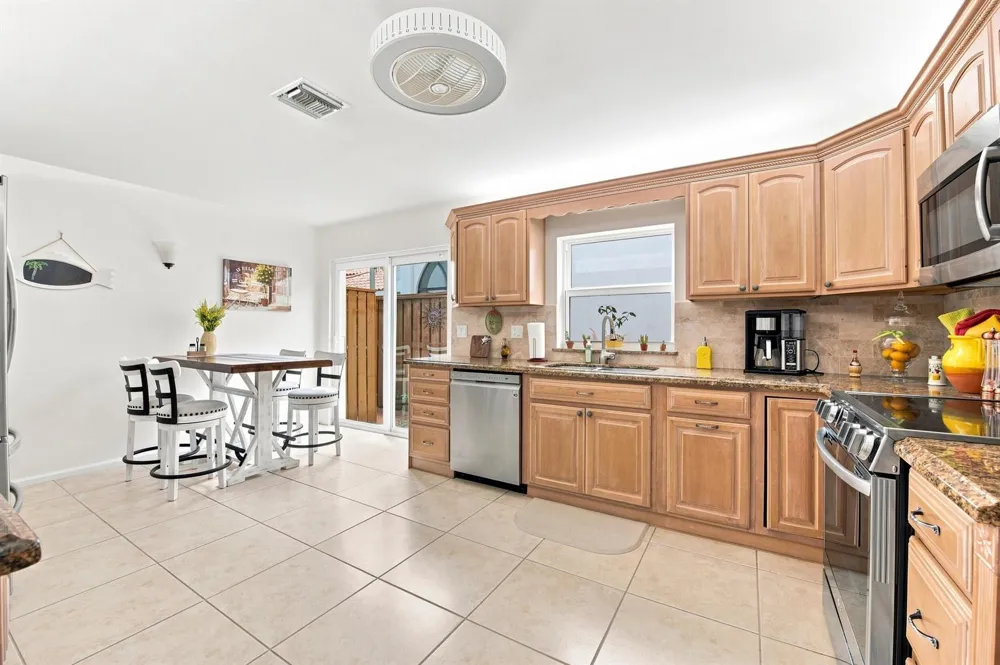 2576 LA CRISTAL CIRCLE Palm Beach Gardens, FL 33410