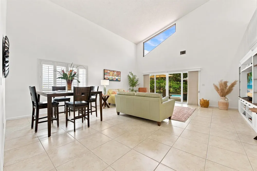 2576 LA CRISTAL CIRCLE Palm Beach Gardens, FL 33410