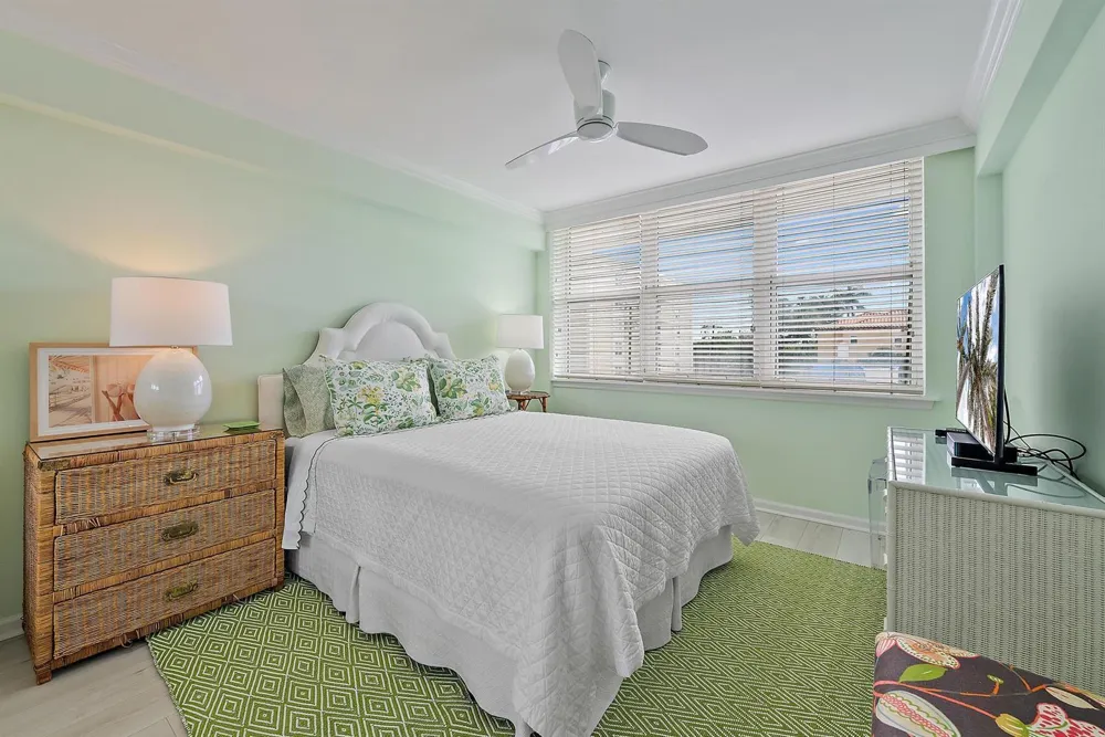 401 Peruvian Avenue #303 Palm Beach, FL 33480