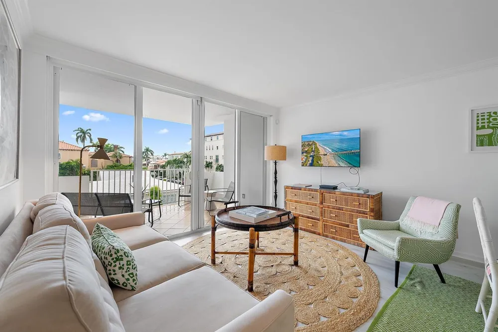 401 Peruvian Avenue #303 Palm Beach, FL 33480