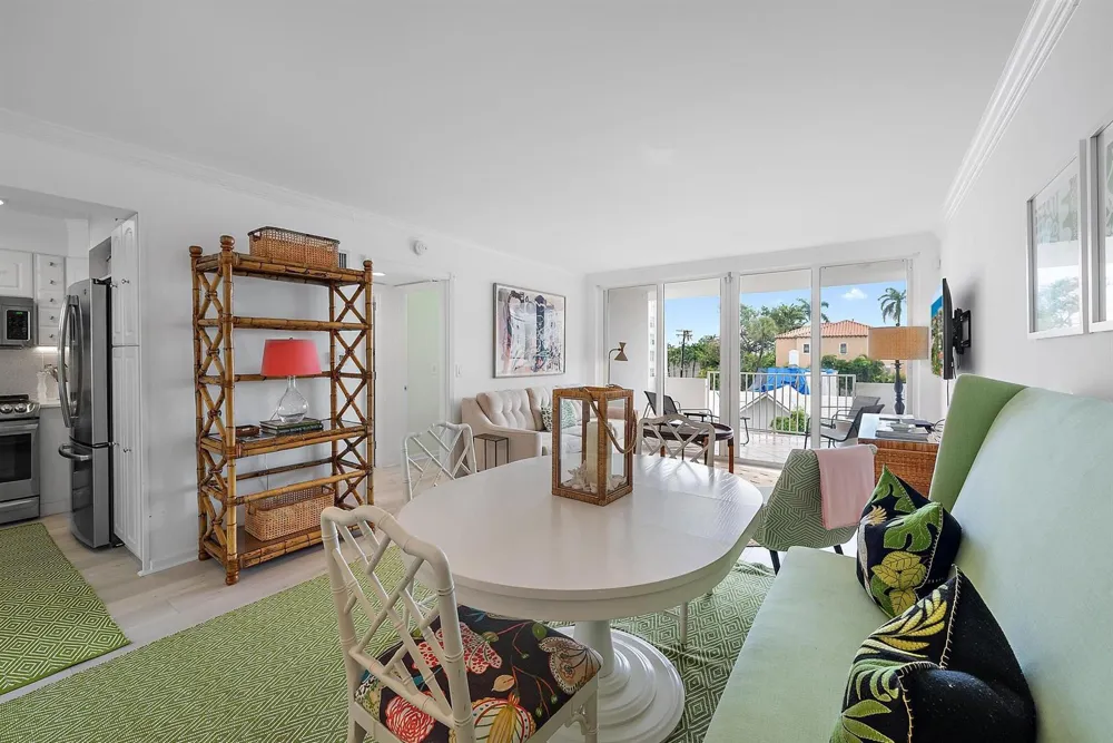 401 Peruvian Avenue #303 Palm Beach, FL 33480