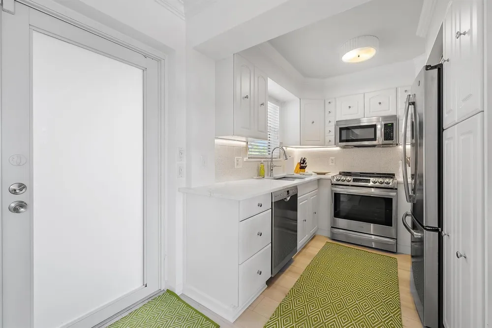 401 Peruvian Avenue #303 Palm Beach, FL 33480