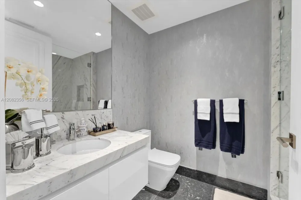 17901 Collins Ave #802 Sunny Isles Beach, FL 33160