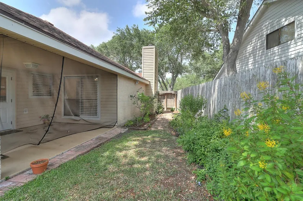 4321 Holly Ridge Drive Corpus Christi, TX 78413