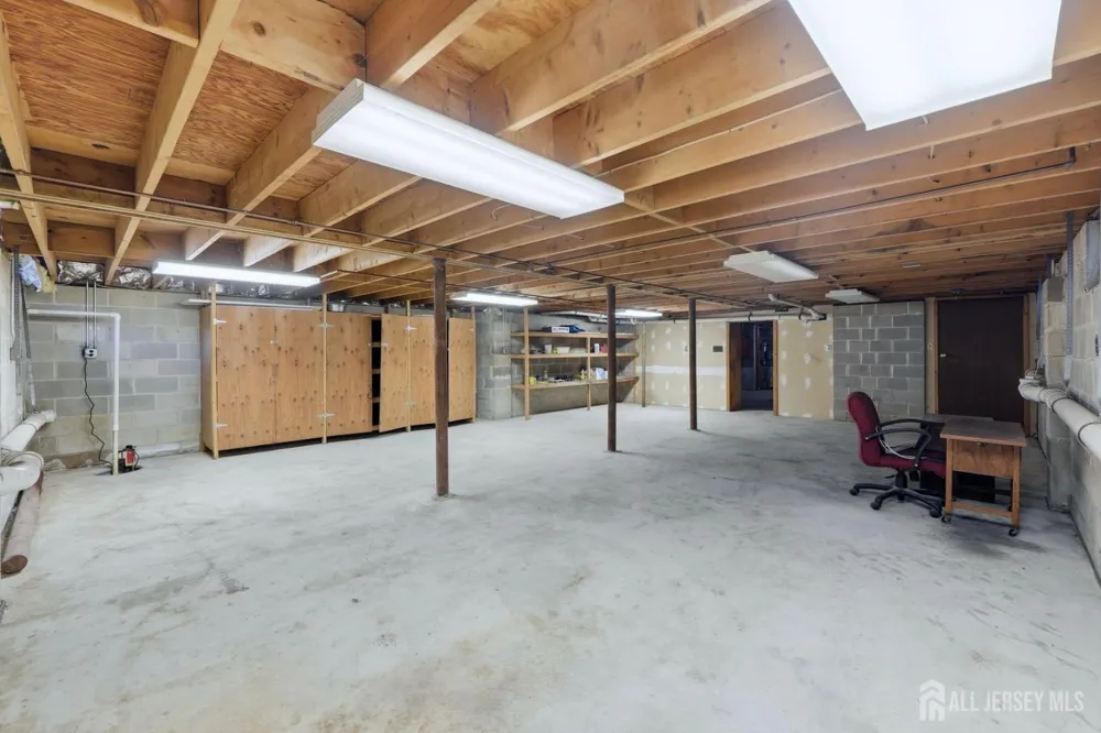 23 Glendale Drive Freehold, NJ 07728
