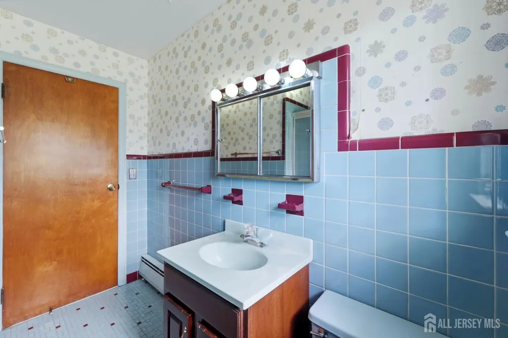 23 Glendale Drive Freehold, NJ 07728