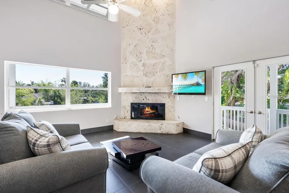 651 AVENIDA DEL NORTE Sarasota, FL 34242