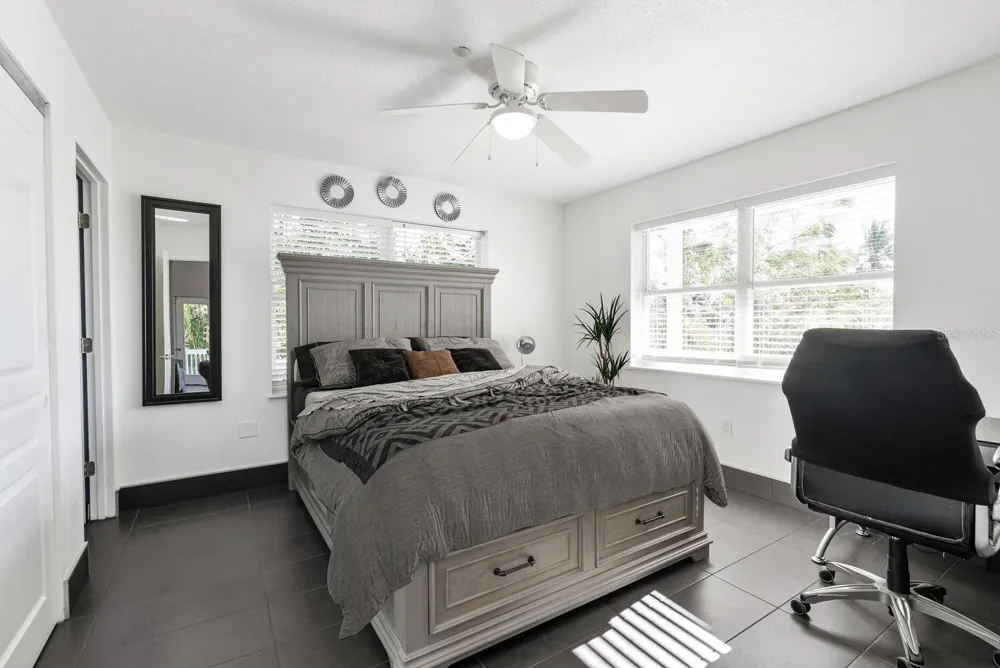 651 AVENIDA DEL NORTE Sarasota, FL 34242