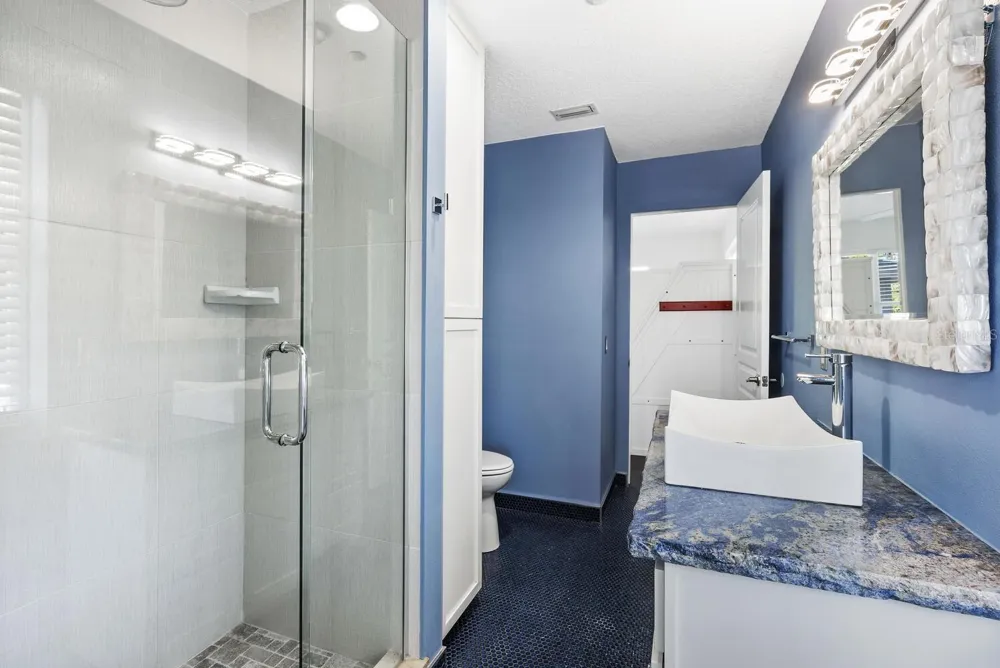 651 AVENIDA DEL NORTE Sarasota, FL 34242