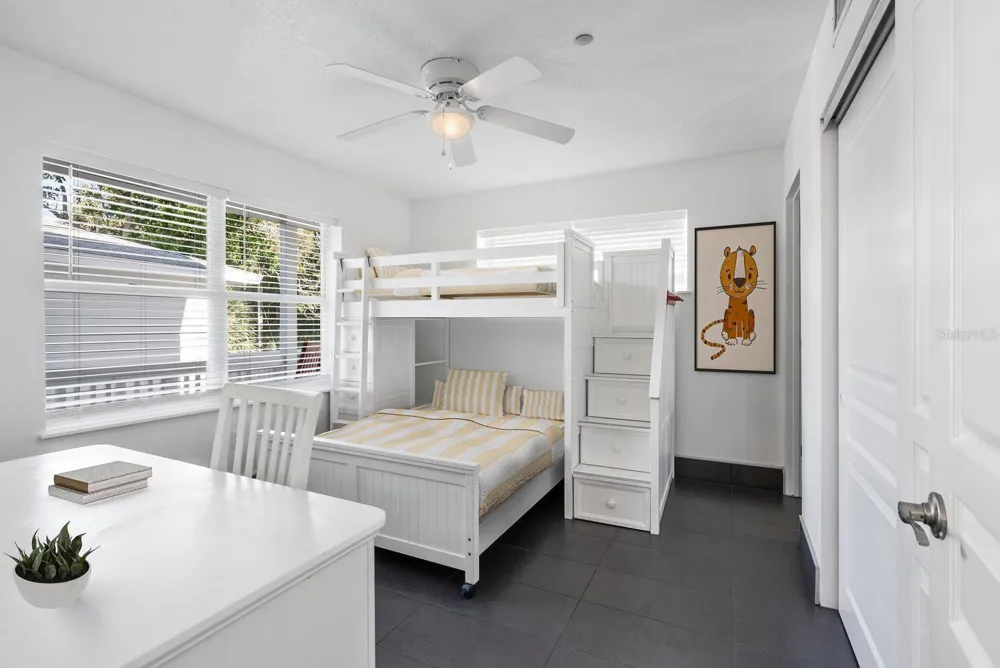 651 AVENIDA DEL NORTE Sarasota, FL 34242