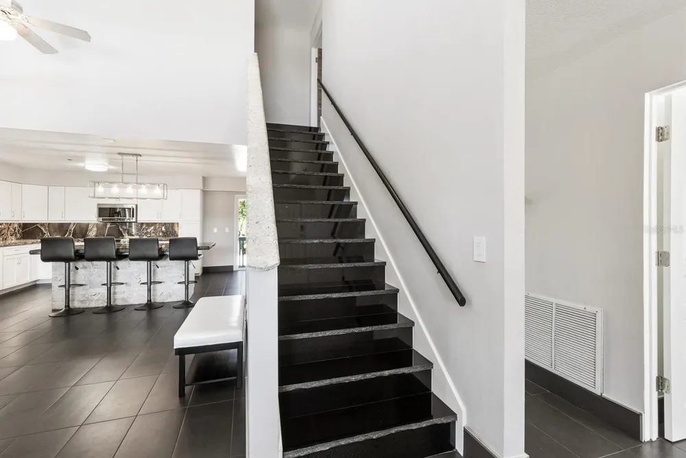 651 AVENIDA DEL NORTE Sarasota, FL 34242