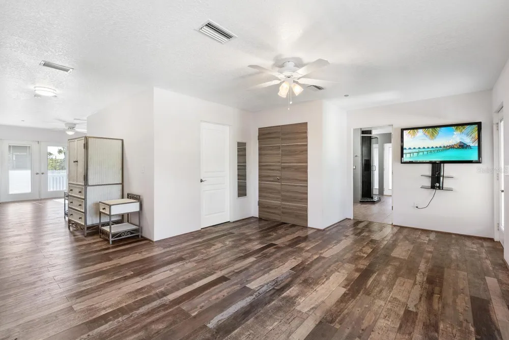 651 AVENIDA DEL NORTE Sarasota, FL 34242