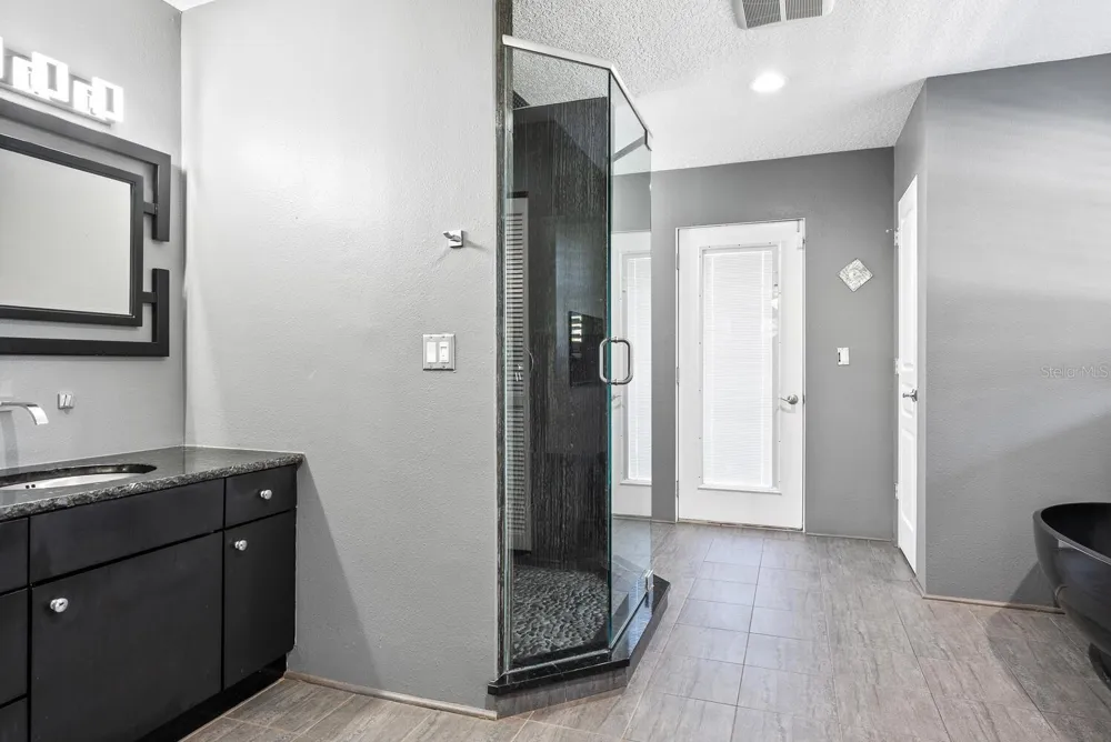 651 AVENIDA DEL NORTE Sarasota, FL 34242