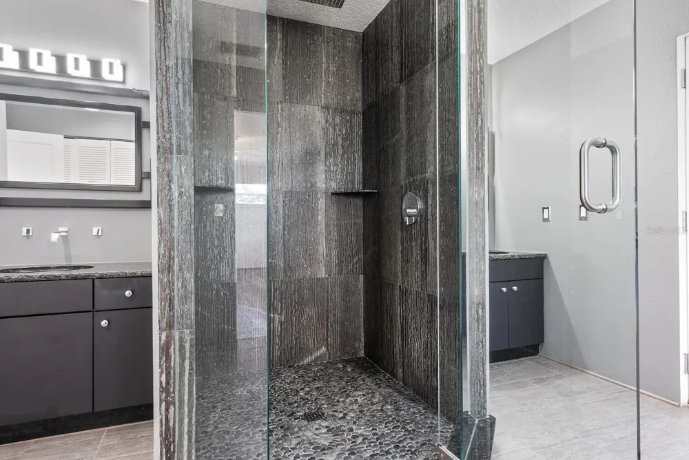 651 AVENIDA DEL NORTE Sarasota, FL 34242
