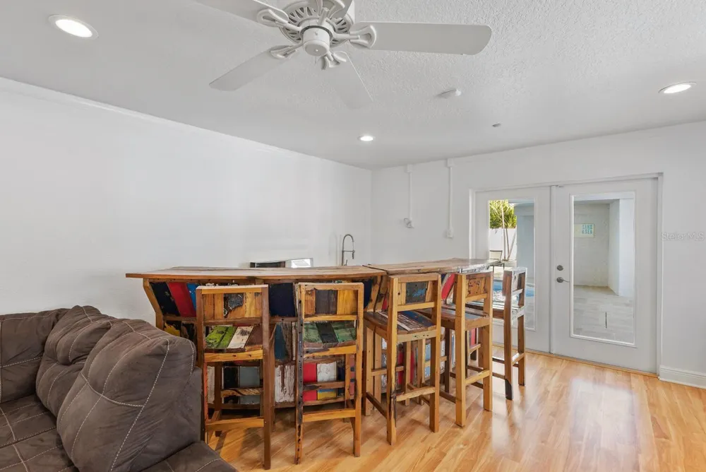 651 AVENIDA DEL NORTE Sarasota, FL 34242
