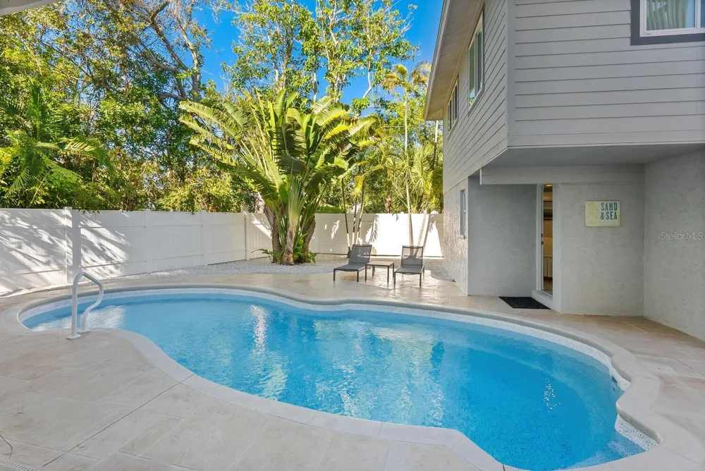 651 AVENIDA DEL NORTE Sarasota, FL 34242