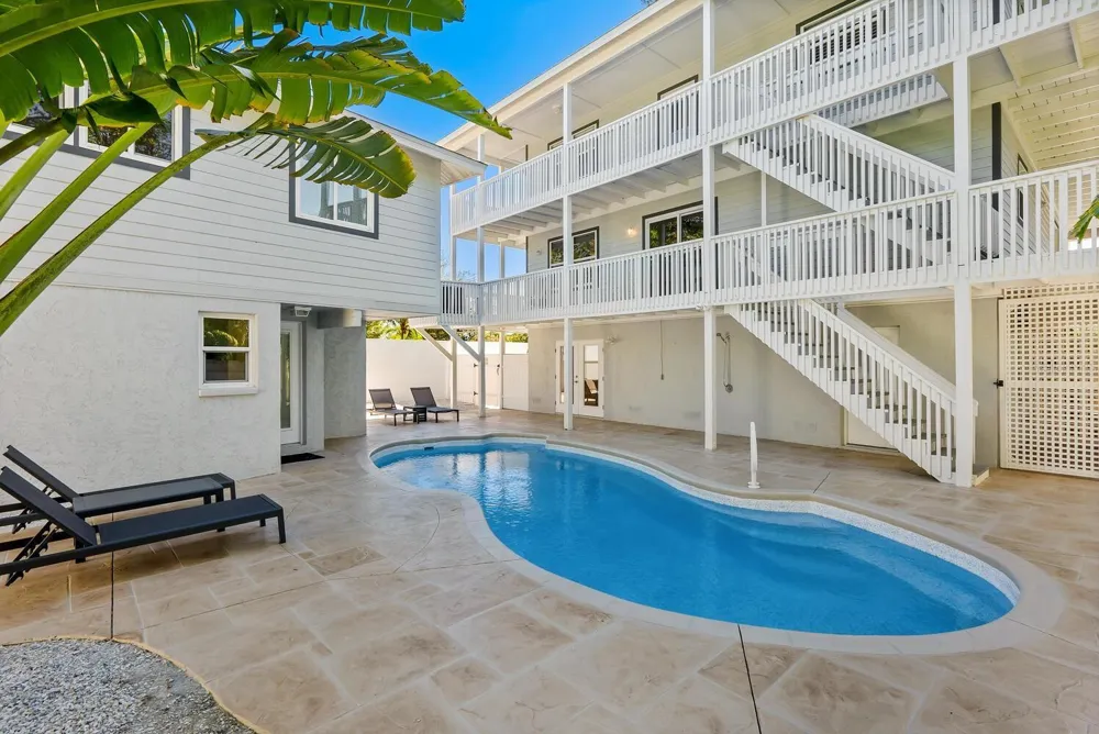 651 AVENIDA DEL NORTE Sarasota, FL 34242
