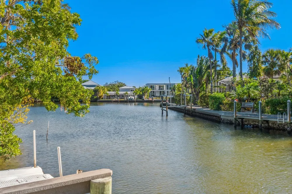 651 AVENIDA DEL NORTE Sarasota, FL 34242