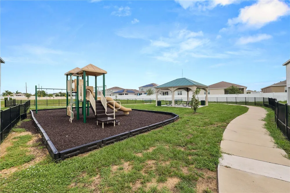 872 POPPY LANE Dundee, FL 33838