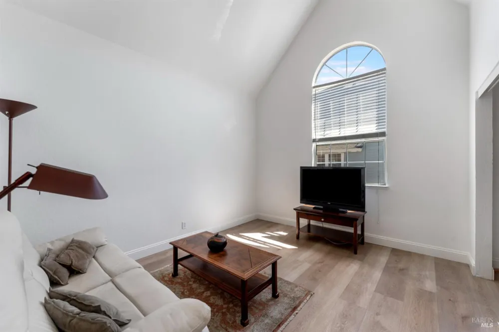 377 E 2nd Street Benicia, CA 94510