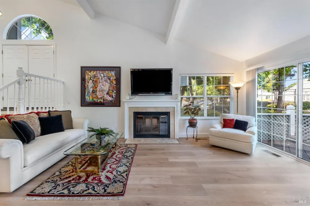 377 E 2nd Street Benicia, CA 94510
