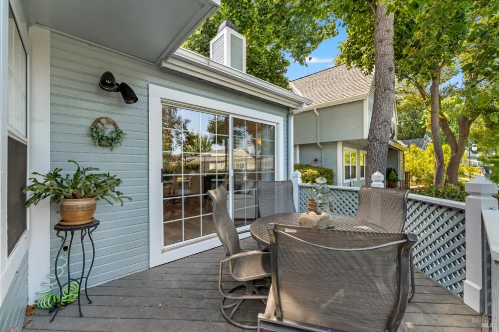 377 E 2nd Street Benicia, CA 94510