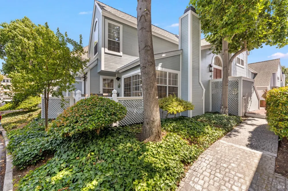 377 E 2nd Street Benicia, CA 94510