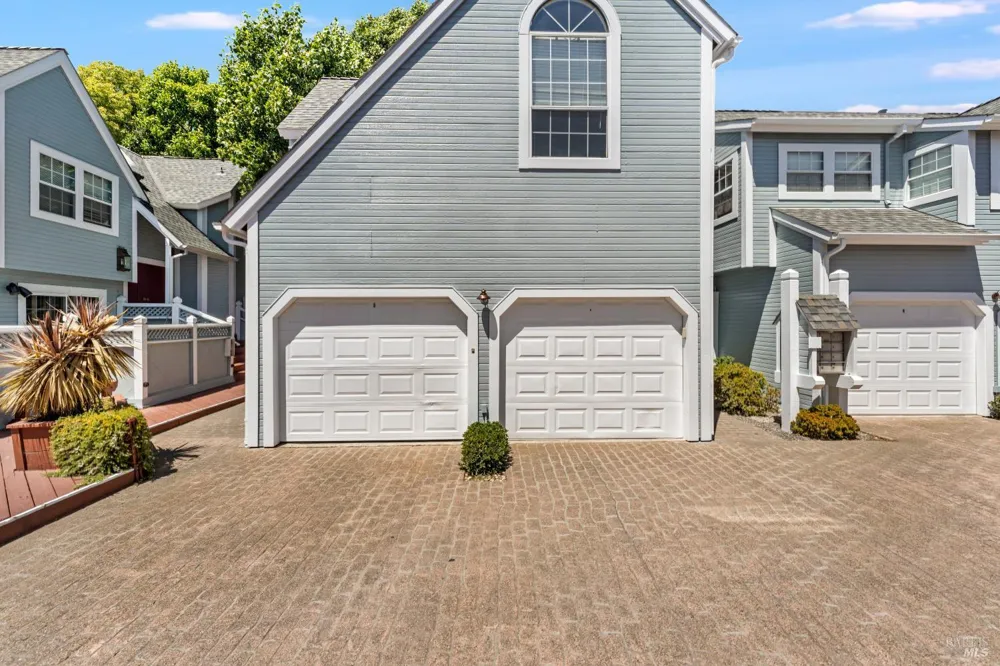 377 E 2nd Street Benicia, CA 94510