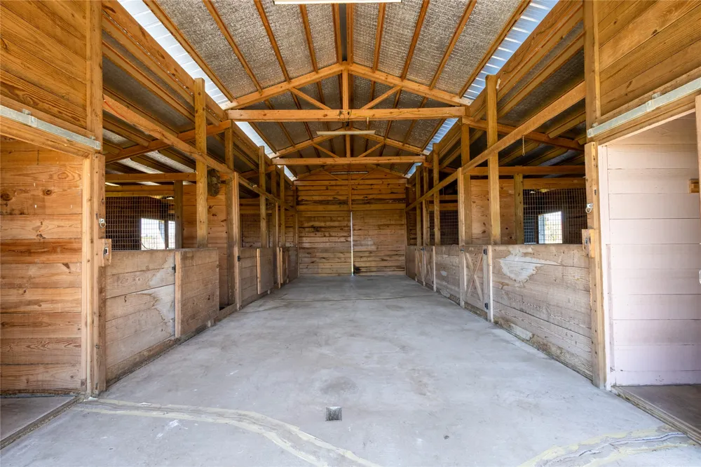 330 Cross Lane Kyle, TX 78640