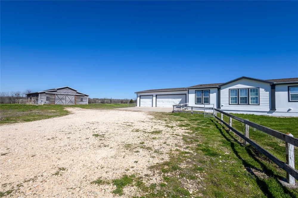 330 Cross Lane Kyle, TX 78640