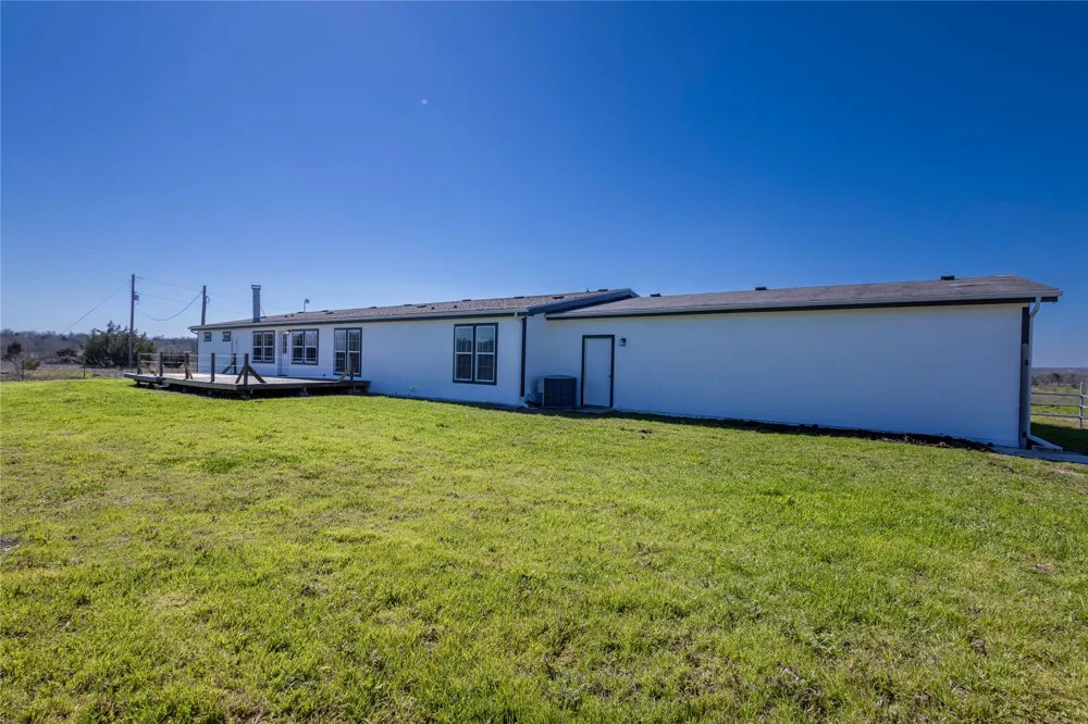 330 Cross Lane Kyle, TX 78640