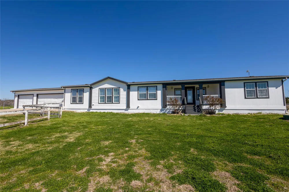 330 Cross Lane Kyle, TX 78640