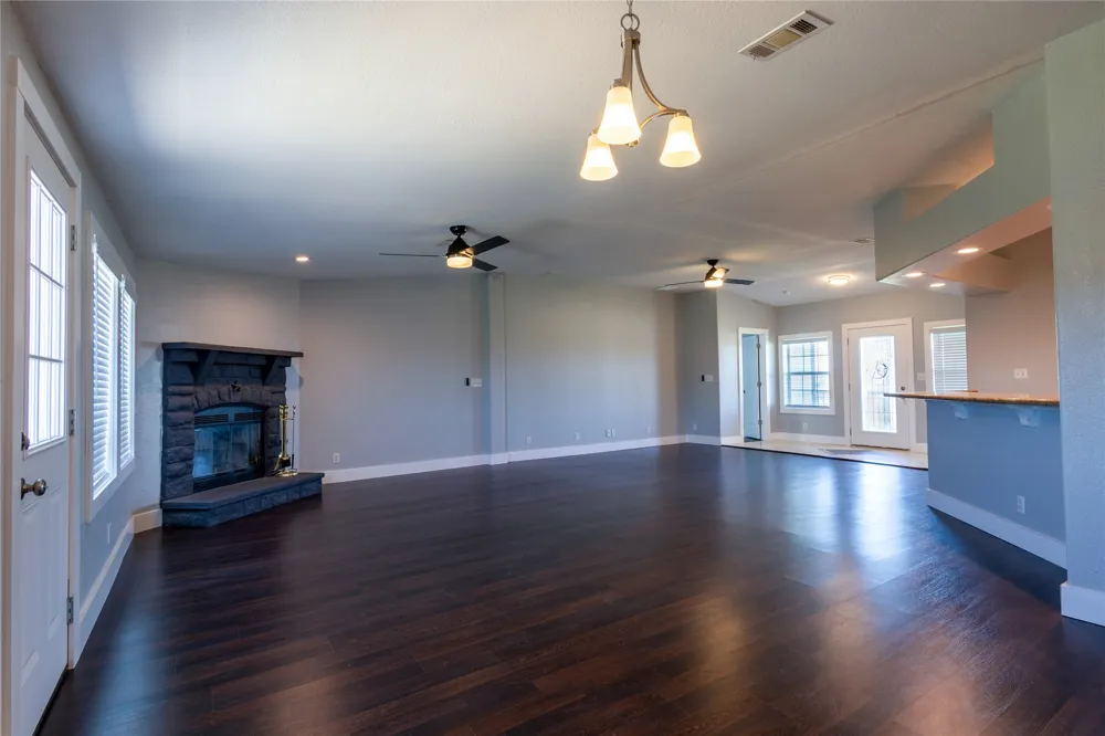 330 Cross Lane Kyle, TX 78640
