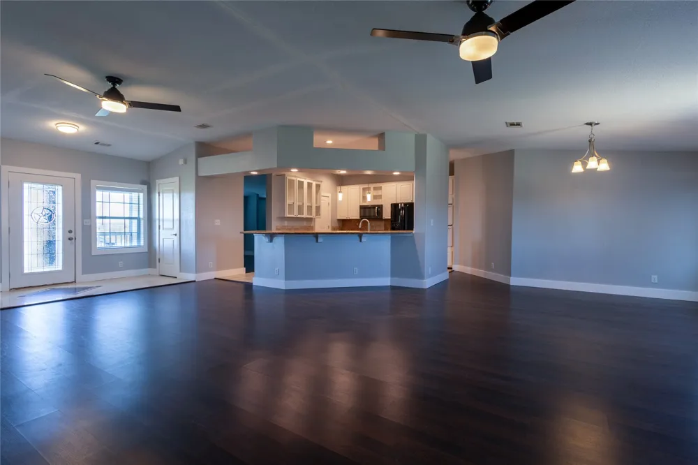 330 Cross Lane Kyle, TX 78640