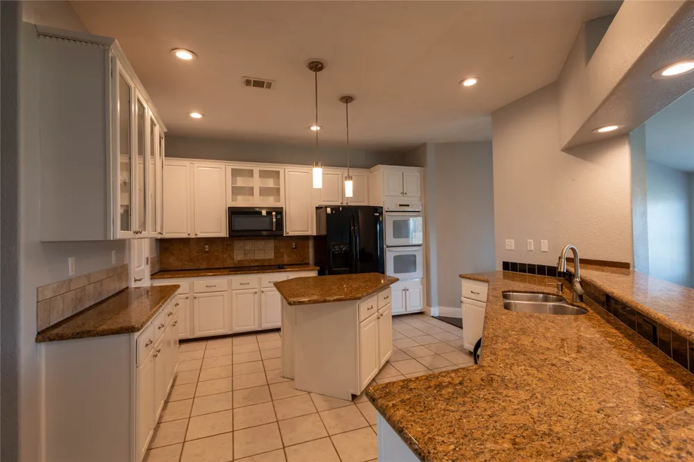 330 Cross Lane Kyle, TX 78640