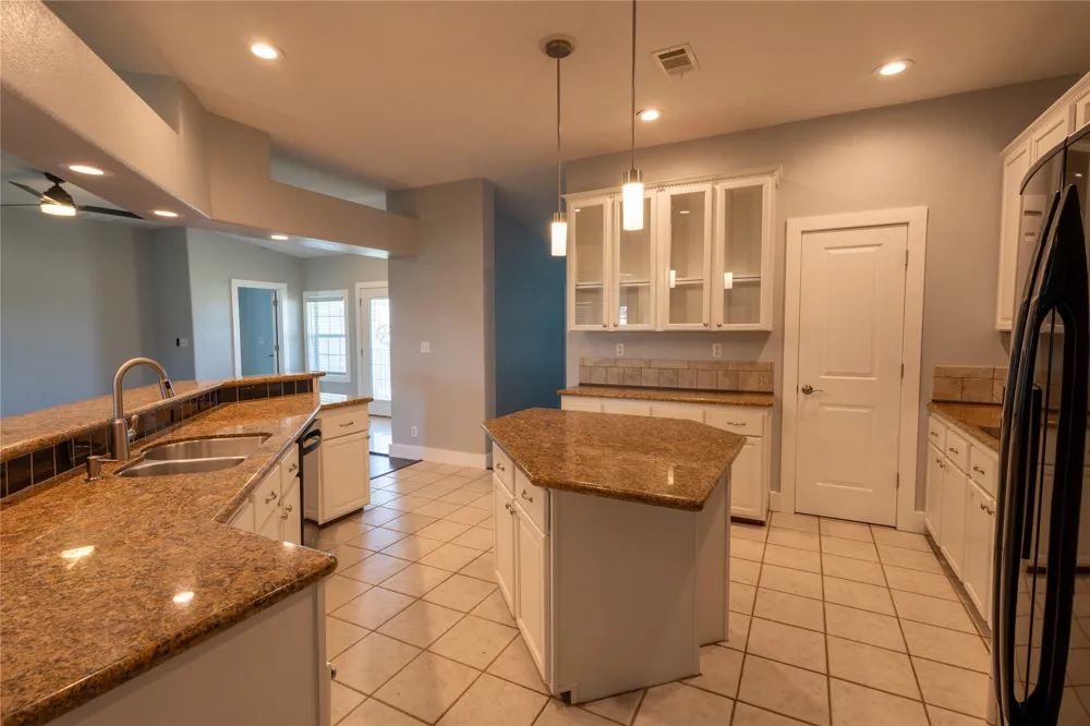 330 Cross Lane Kyle, TX 78640