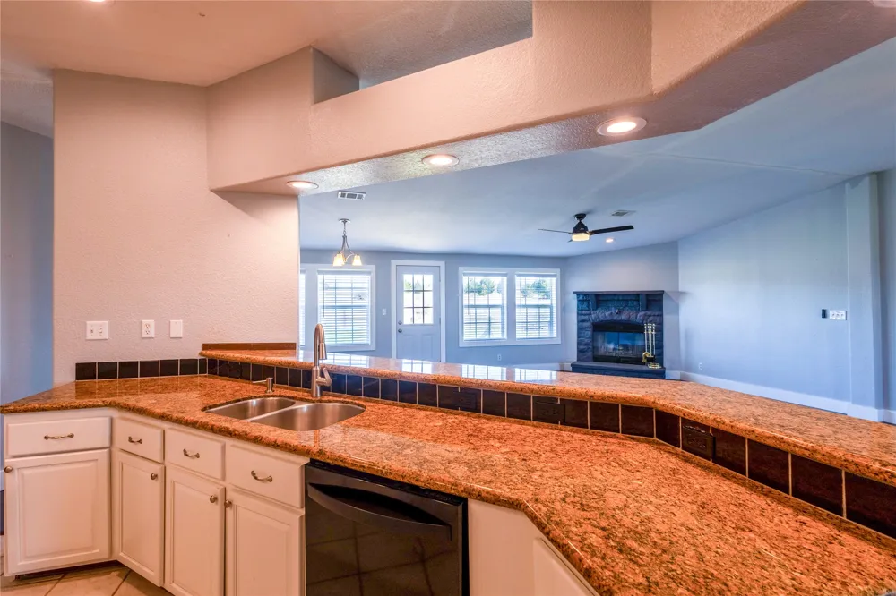 330 Cross Lane Kyle, TX 78640