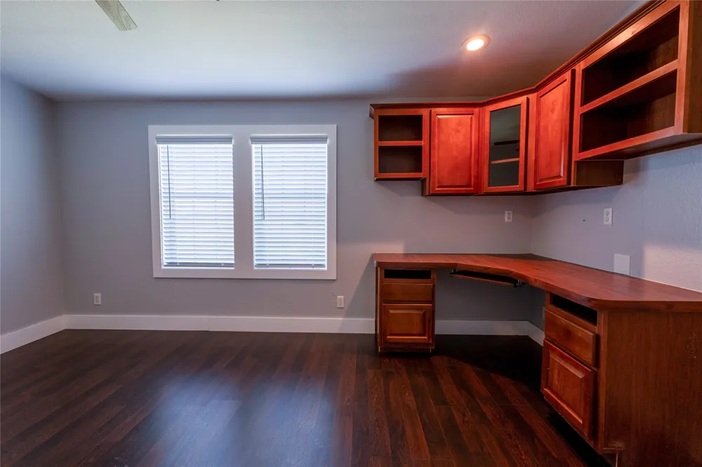 330 Cross Lane Kyle, TX 78640