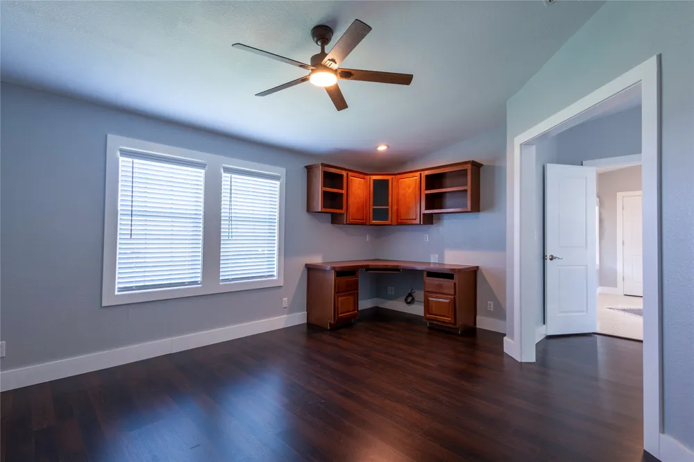 330 Cross Lane Kyle, TX 78640