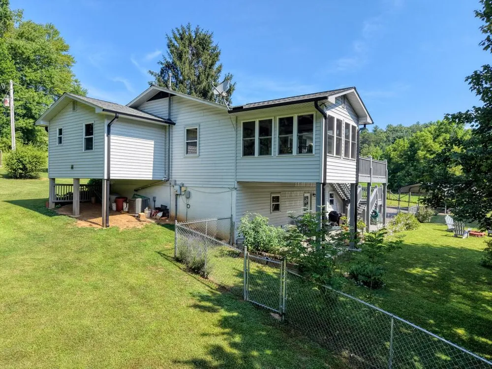 142 Mosley Lane Blairsville, GA 30512