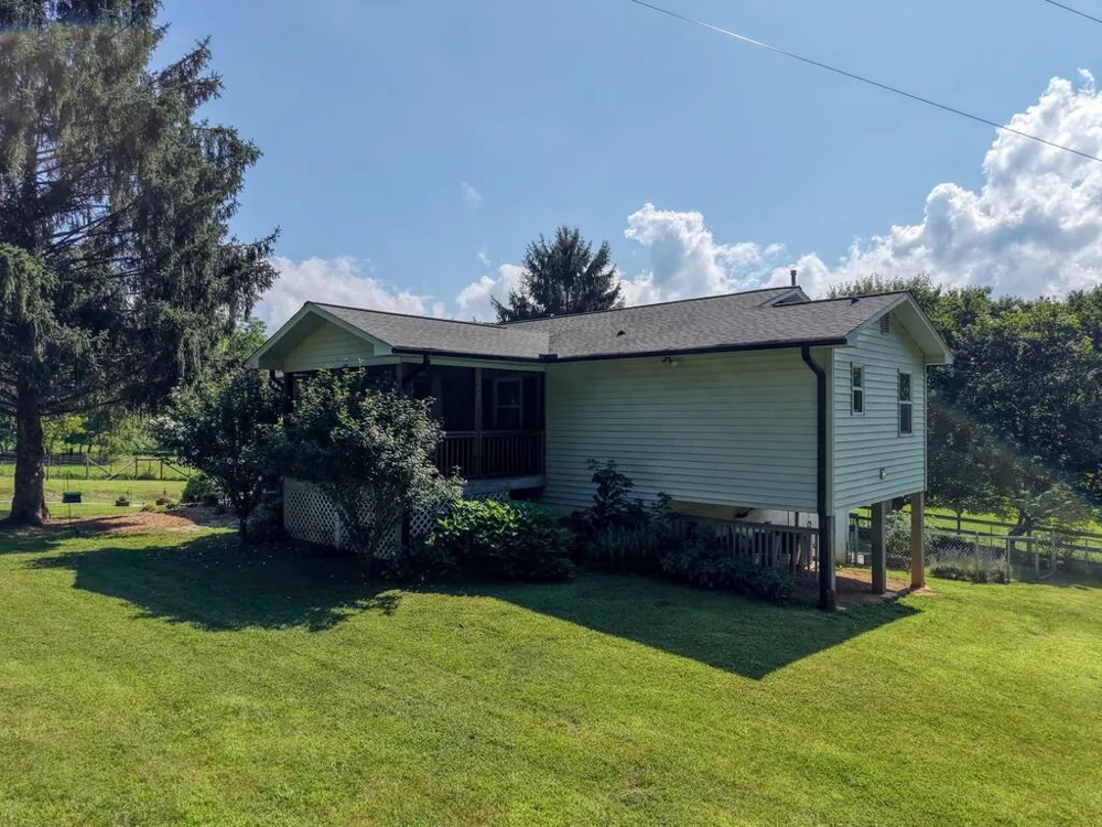 142 Mosley Lane Blairsville, GA 30512