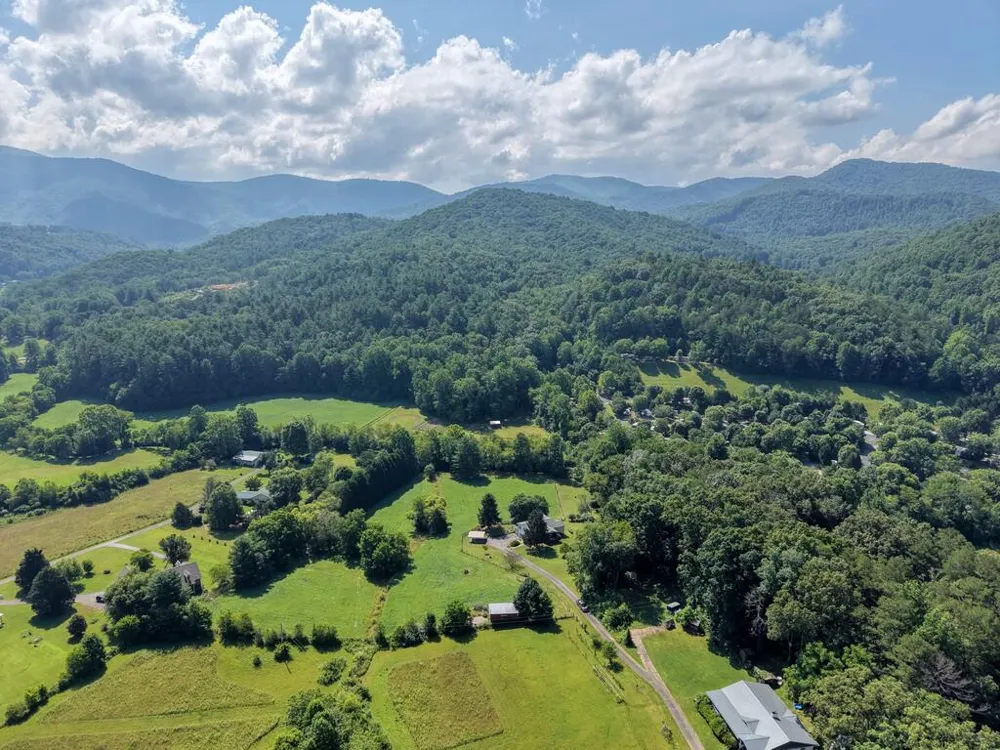 142 Mosley Lane Blairsville, GA 30512