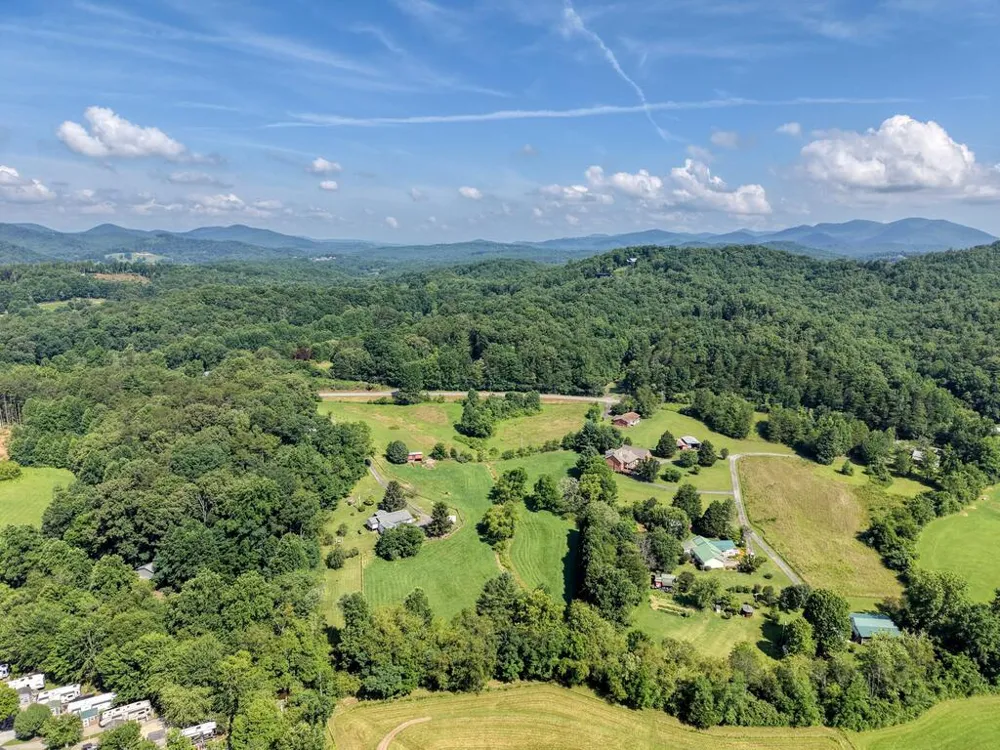 142 Mosley Lane Blairsville, GA 30512