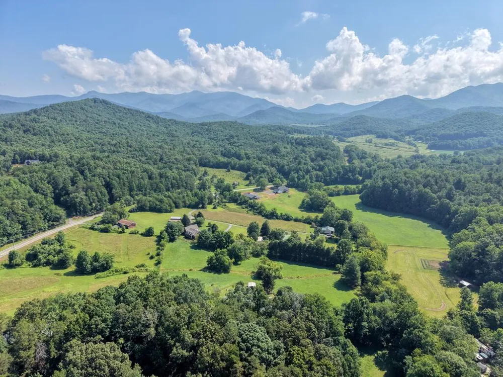 142 Mosley Lane Blairsville, GA 30512