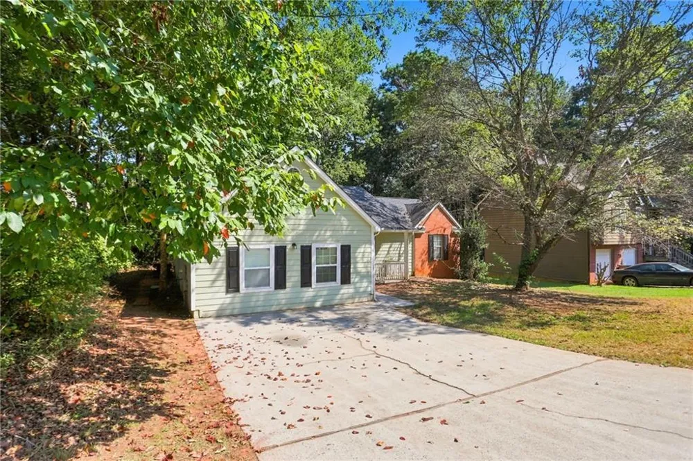 1586 Elizabeth Lane Hampton, GA 30228